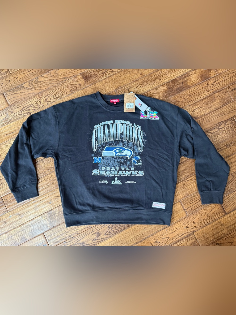 NWT Mitchell & Ness Women’s Seattle Seahawks Super Bowl LX Champions Crewneck XL